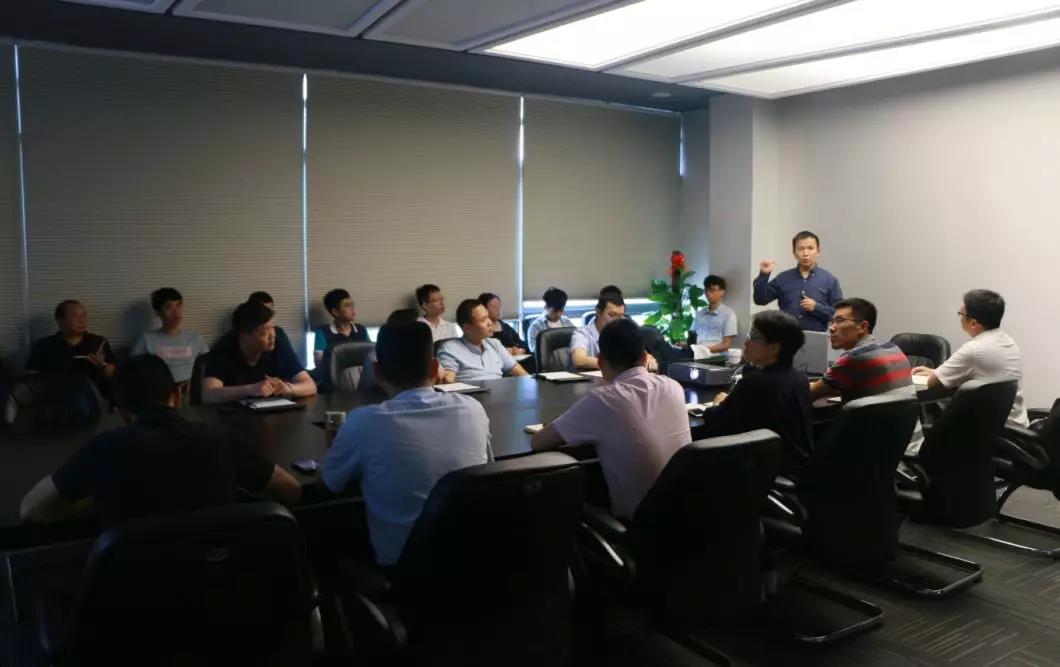 同济大学建设治理与房地产系主任王广斌教授光临游艇会yth206领导、互换